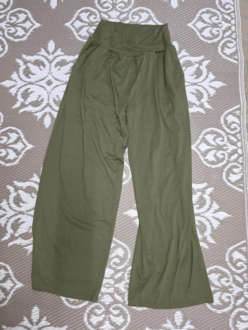High-Waist Wide Leg Pants in Olive Green
